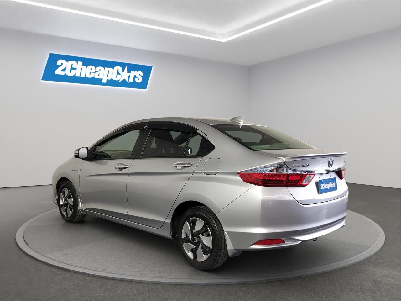 2017 Honda Grace Hybrid Sedan CRUISE CONTROL + REVERSING CAMERA