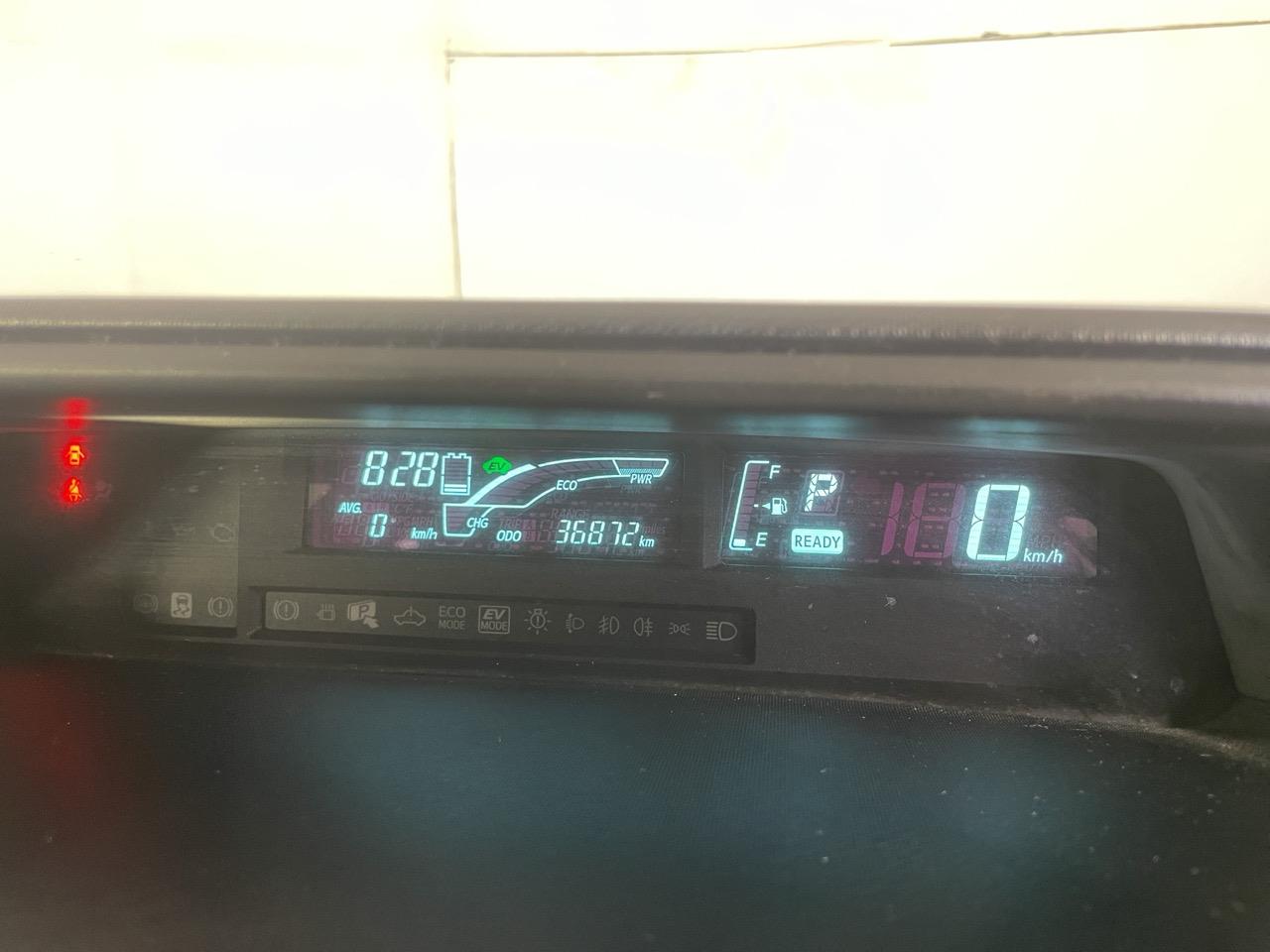 2014 Toyota Aqua S Hatchback LOW KMS + REVERSING CAMERA + AUTO LIGHTS 