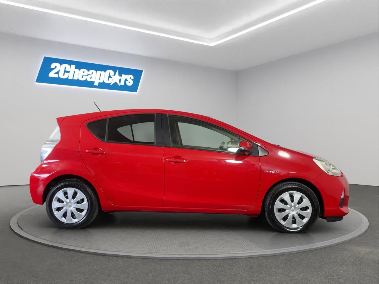 2014 Toyota Aqua S Hatchback LOW KMS + REVERSING CAMERA + AUTO LIGHTS 