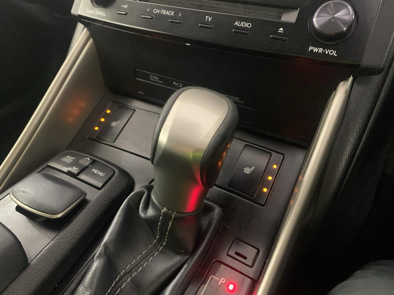 2013 Lexus IS 300H  Sedan HEATED SEATS + PUSH START + PADDLE SHIFT