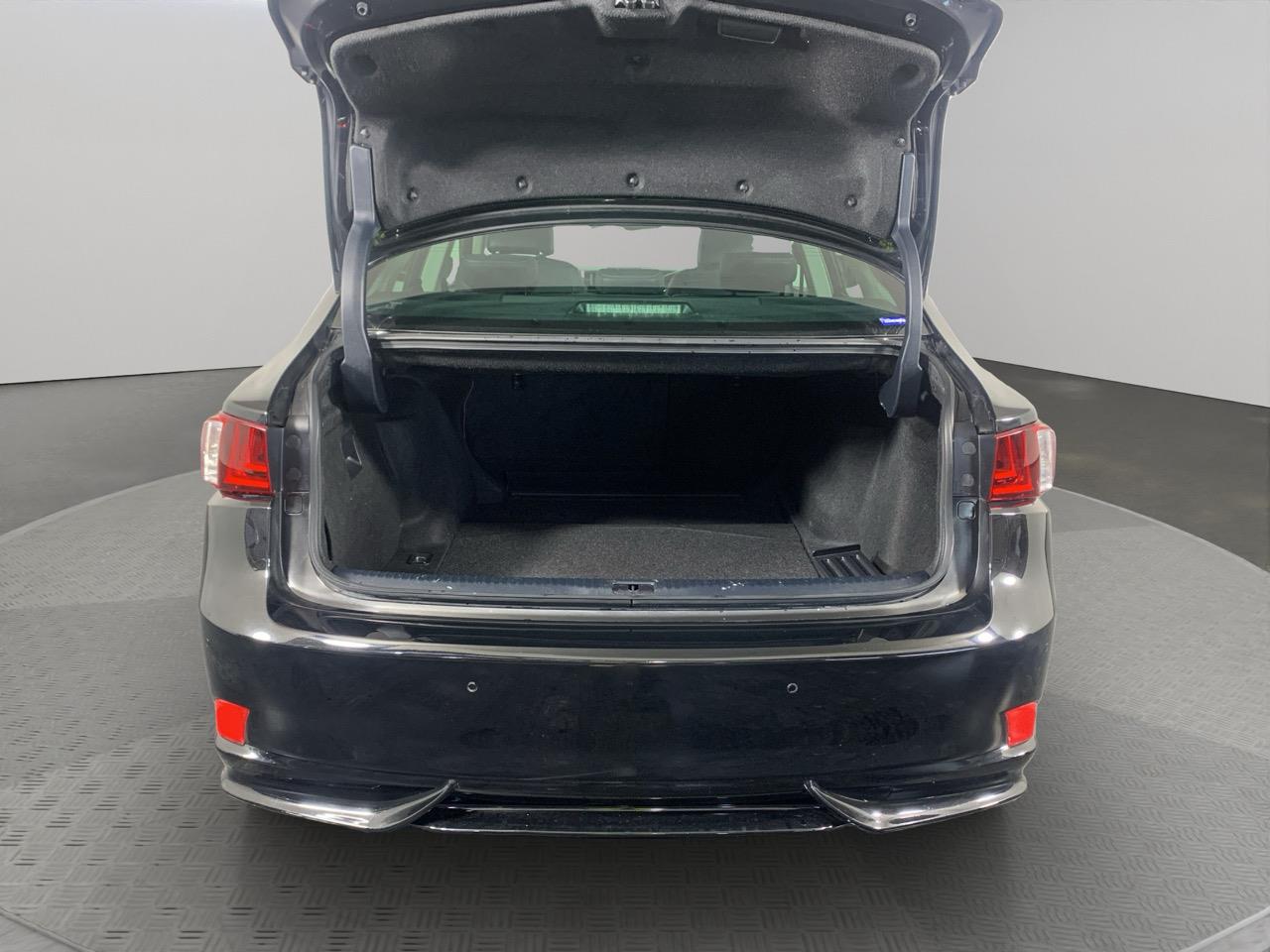 2013 Lexus IS 300H  Sedan HEATED SEATS + PUSH START + PADDLE SHIFT