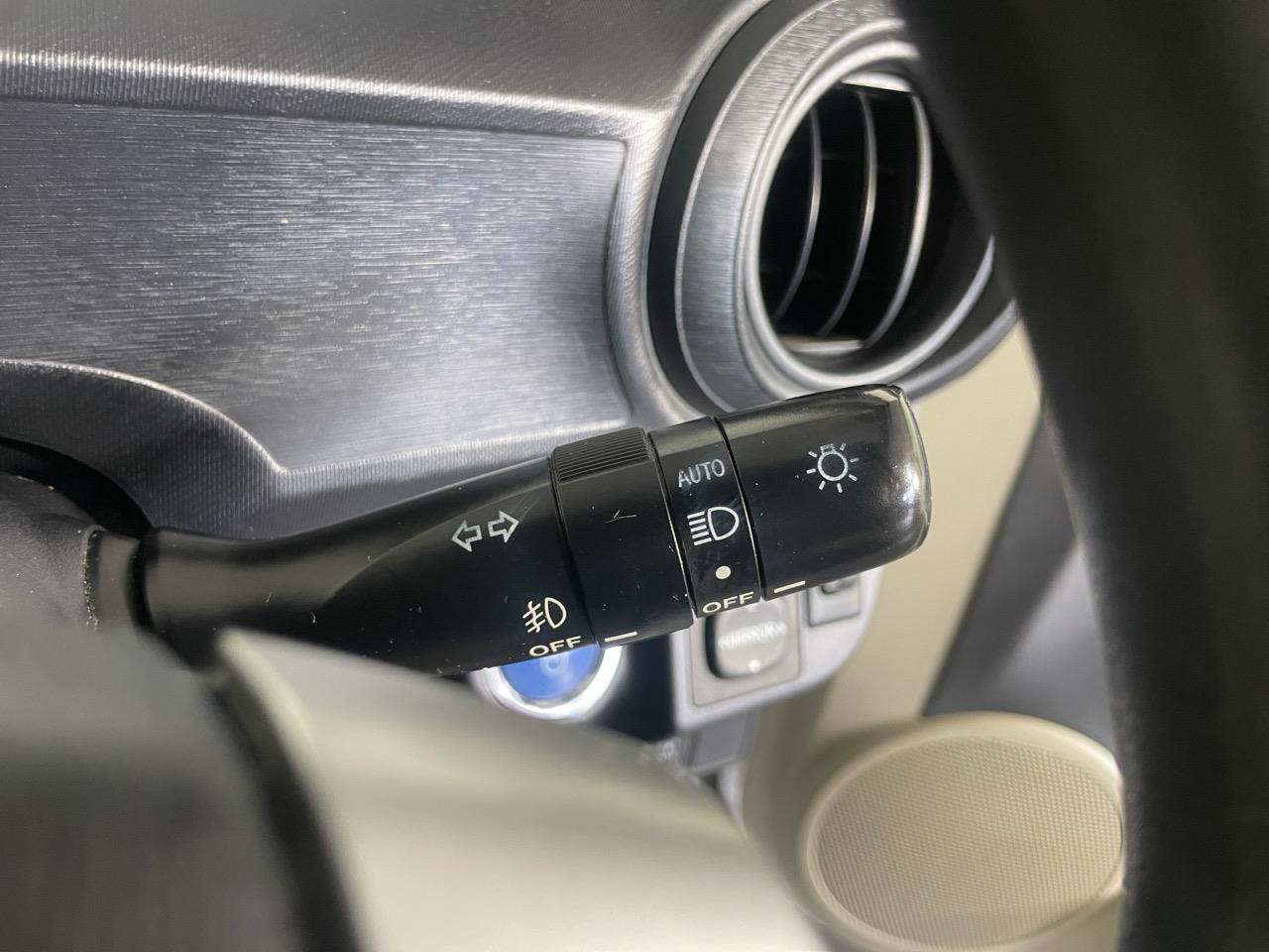 2012 Toyota Aqua S Hatchback REVERSING CAMERA + AUTO LIGHTS + PUSH START