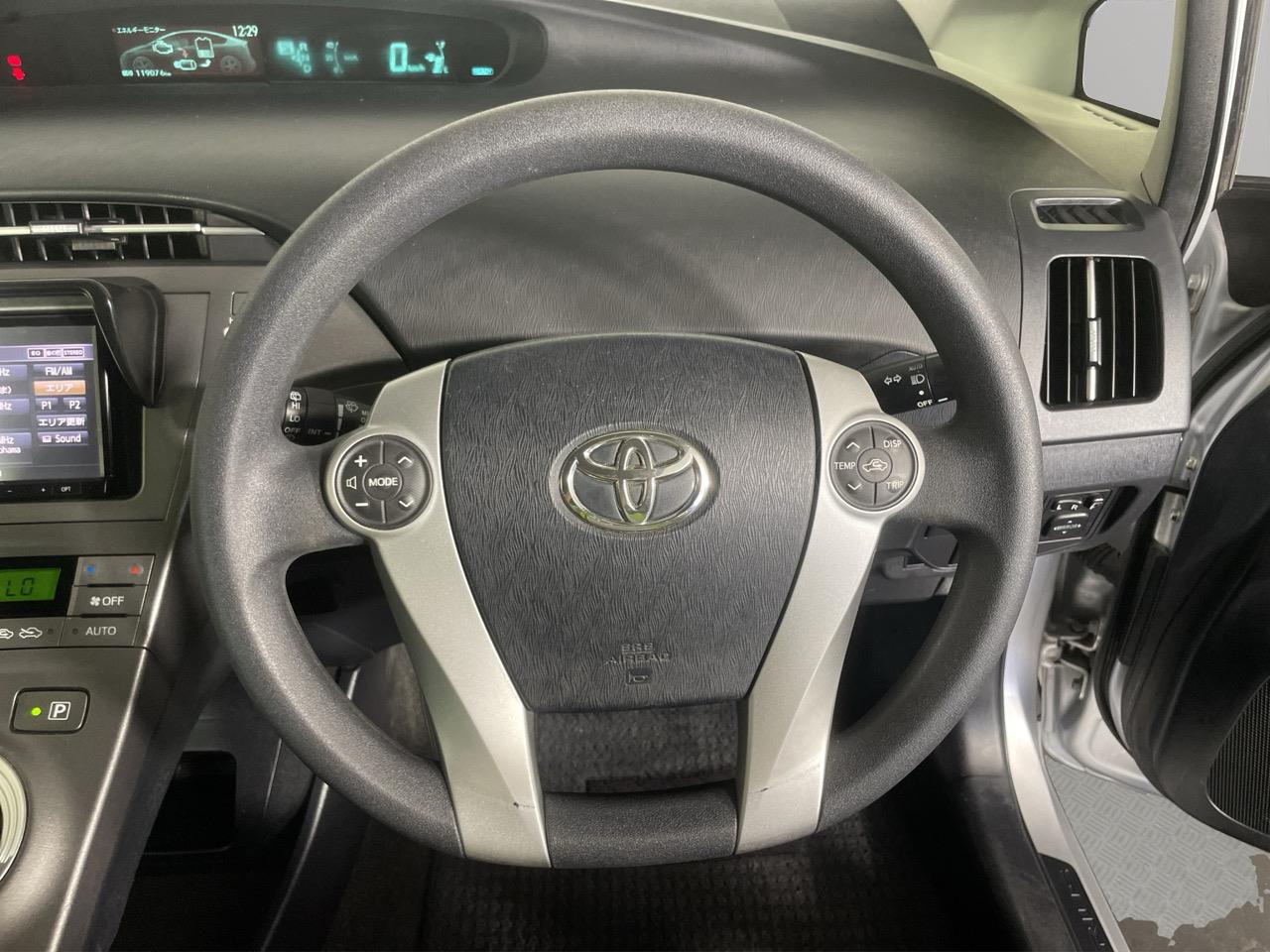 2014 Toyota Prius S Hatchback AUTO LIGHTS + PUSH START