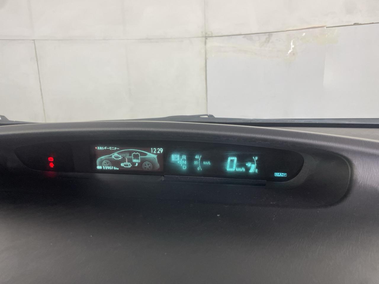 2014 Toyota Prius S Hatchback AUTO LIGHTS + PUSH START