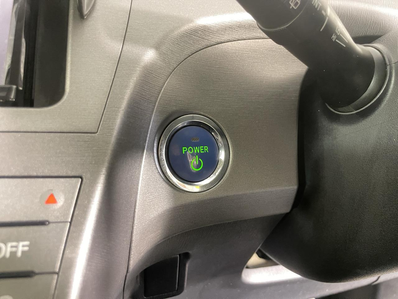 2014 Toyota Prius S Hatchback AUTO LIGHTS + PUSH START