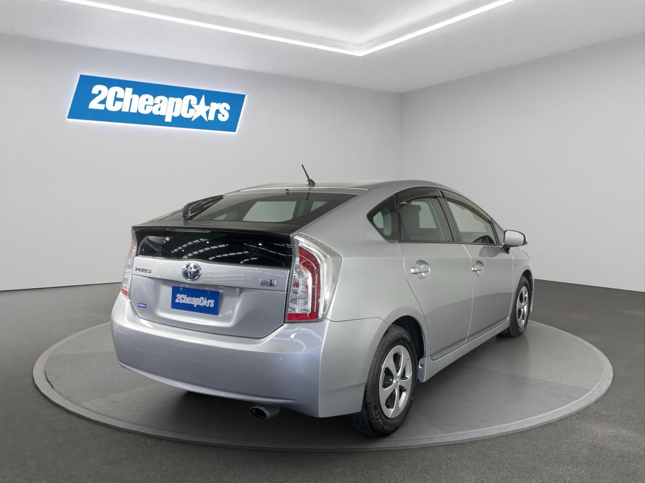 2014 Toyota Prius S Hatchback AUTO LIGHTS + PUSH START