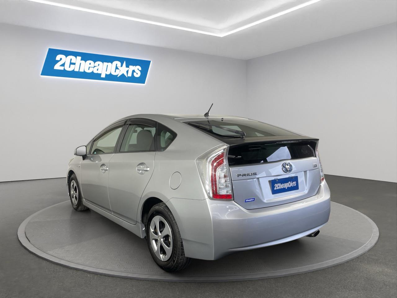 2014 Toyota Prius S Hatchback AUTO LIGHTS + PUSH START