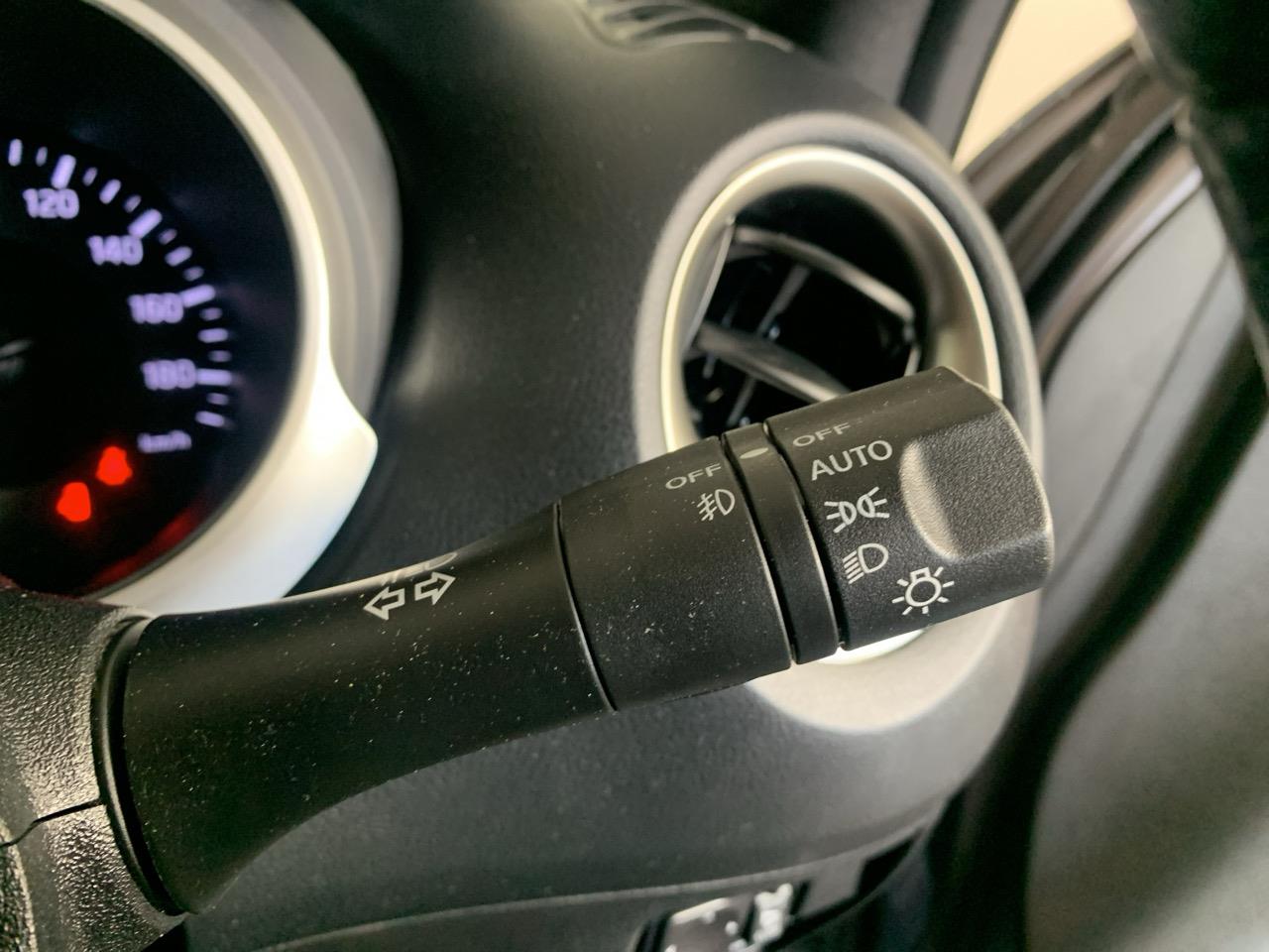 2014 Nissan Juke  RV/SUV LOW KMS + PUSH BUTTON START + AUTO LIGHTS 