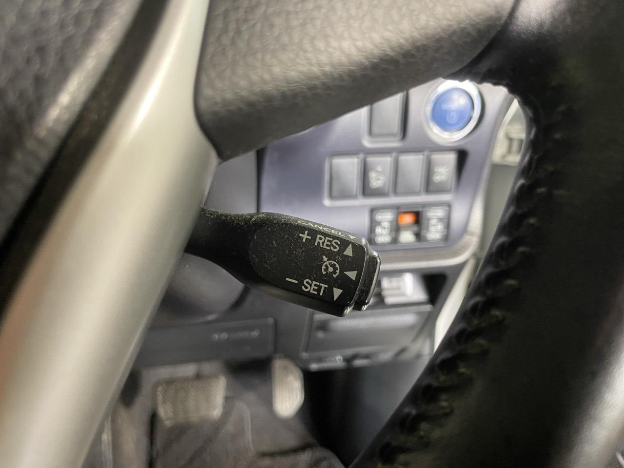 2015 Toyota Voxy HYBRID V People Mover ELECTRIC SLIDING DOORS + REVERSING CAMERA