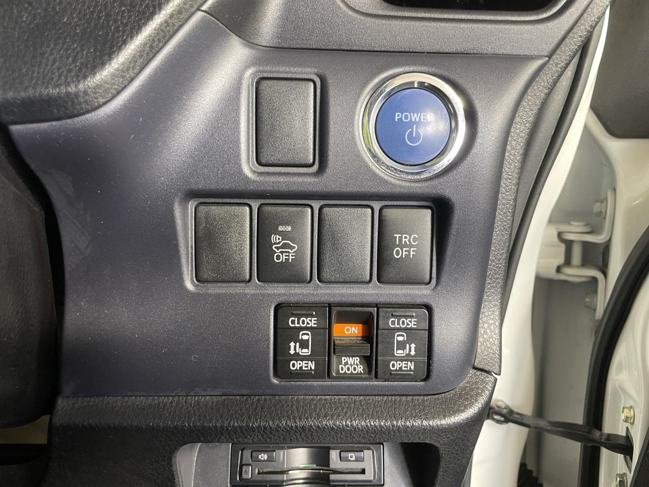 2015 Toyota Voxy HYBRID V People Mover ELECTRIC SLIDING DOORS + REVERSING CAMERA