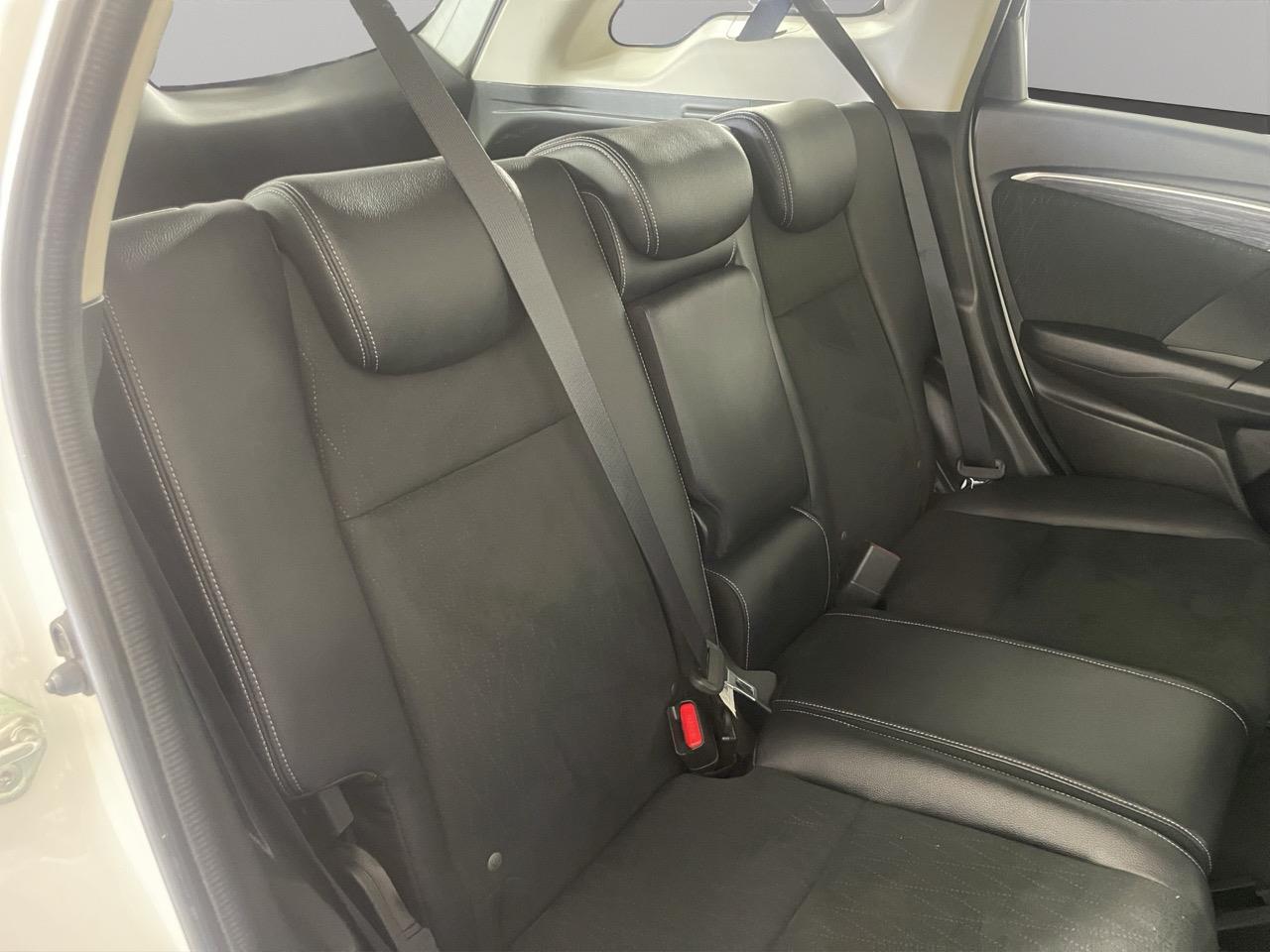 2015 Honda Fit Jazz Hybrid New Shape Station Wagon REVERSING CAMERA + PUSH START + PADDLE SHIFT