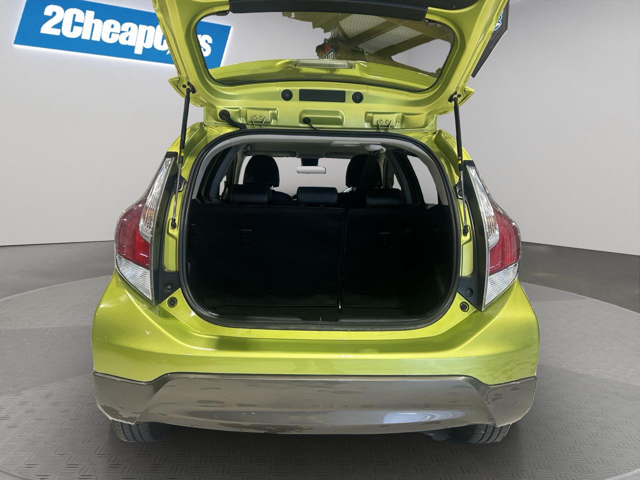 2016 Toyota Aqua X-URBAN Hatchback PUSH BUTTON START + AUTO LIGHTS + REVERSING CAMERA