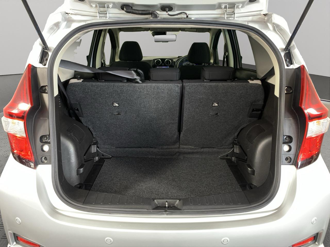 2016 Nissan Note e-power Hatchback LOW KMS + REVERSING CAMERA + PUSH BUTTON START