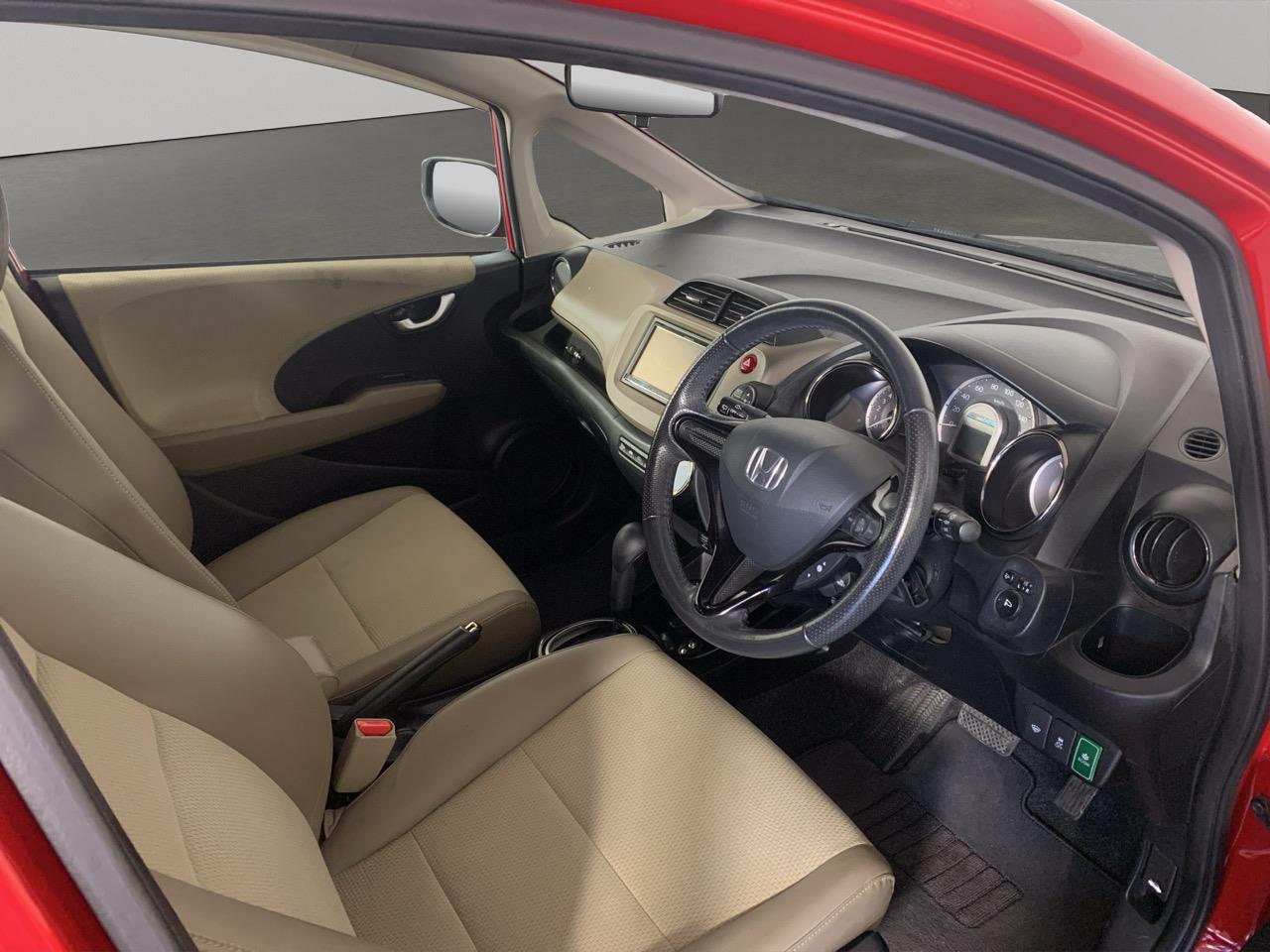 2013 Honda Fit SHUTTLE HYBRID Station Wagon AUTO LIGHTS + KEYLESS ENTRY + GREAT SPACE