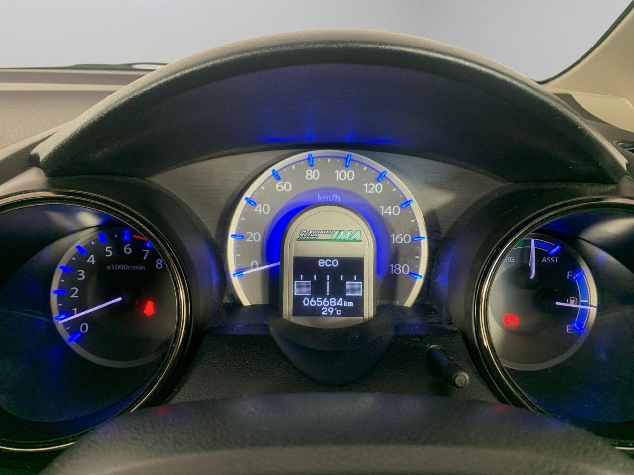 2013 Honda Fit SHUTTLE HYBRID Station Wagon AUTO LIGHTS + KEYLESS ENTRY + GREAT SPACE