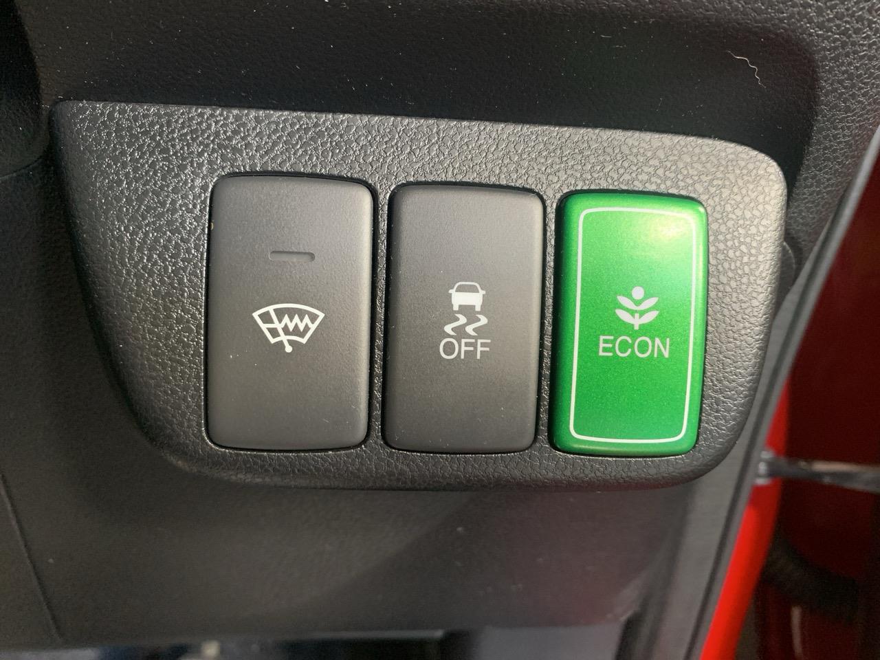 2013 Honda Fit SHUTTLE HYBRID Station Wagon AUTO LIGHTS + KEYLESS ENTRY + GREAT SPACE