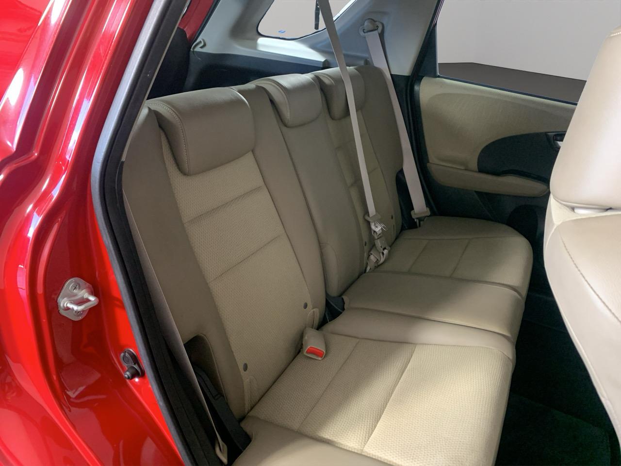 2013 Honda Fit SHUTTLE HYBRID Station Wagon AUTO LIGHTS + KEYLESS ENTRY + GREAT SPACE