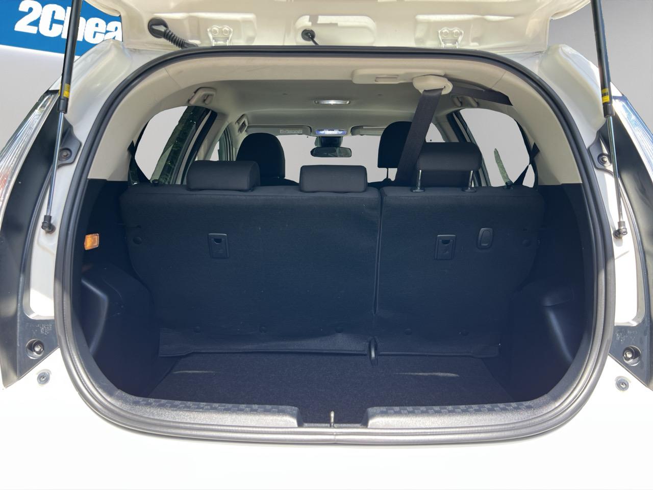 2017 Toyota Aqua New Shape G Hatchback PUSH BUTTON START + AUTO LIGHTS + REVERSING CAMERA