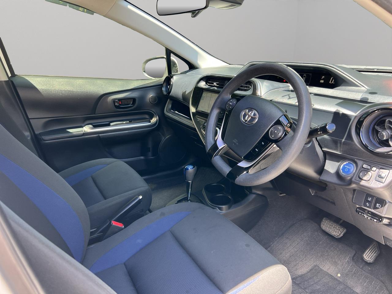 2017 Toyota Aqua New Shape G Hatchback PUSH BUTTON START + AUTO LIGHTS + REVERSING CAMERA