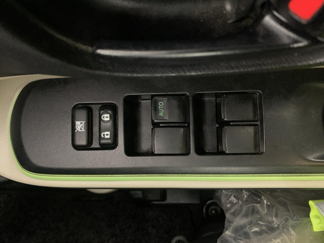 2013 Toyota Aqua G Hatchback REVESING CAMERA + AUTO LIGHTS + PUSH START