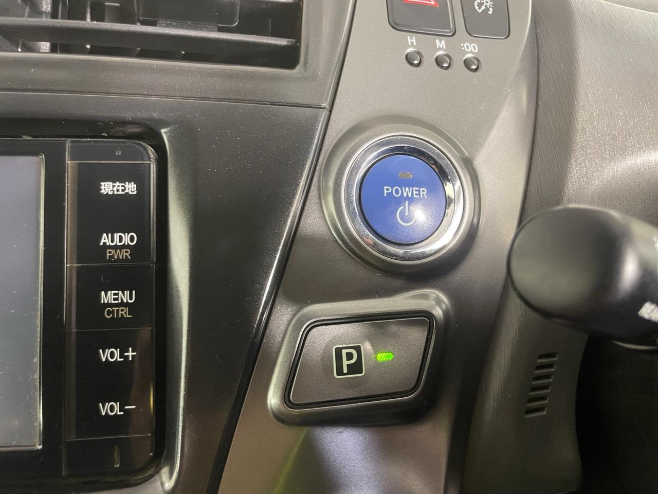 2014 Toyota Prius Alpha S Station Wagon REVERSING CAMERA + SMART KEY + AUTO LIGHTS