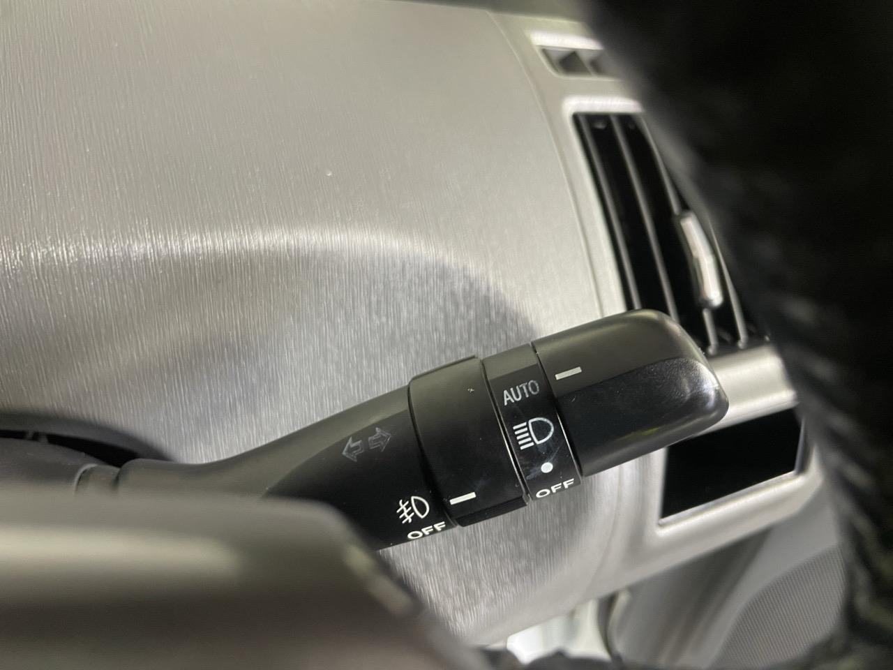 2014 Toyota Prius Alpha S Station Wagon REVERSING CAMERA + SMART KEY + AUTO LIGHTS