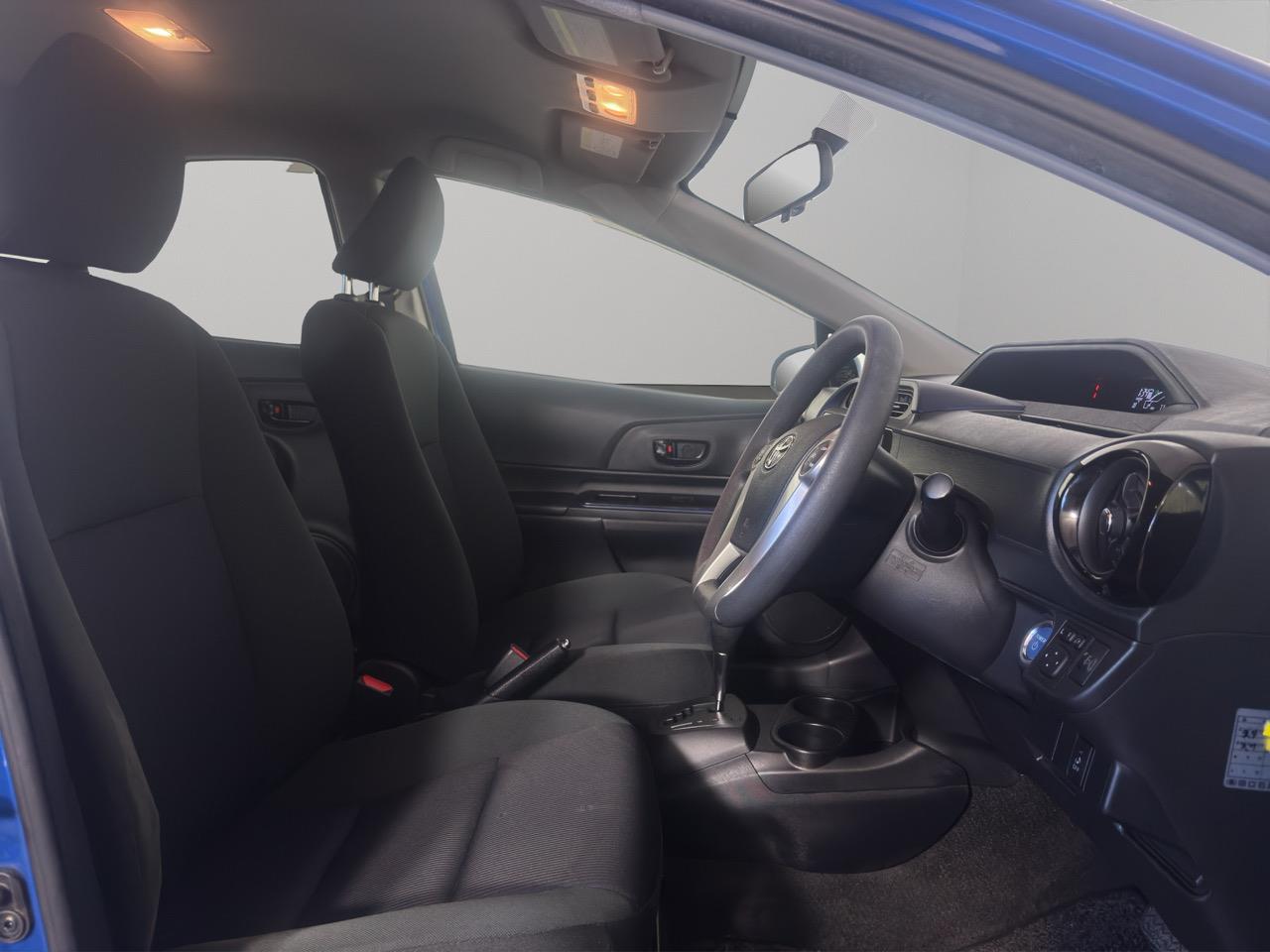 2015 Toyota Aqua Facelift Model S Hatchback REVERSING CAMERA + AUTO LIGHTS + PUSH BUTTON START