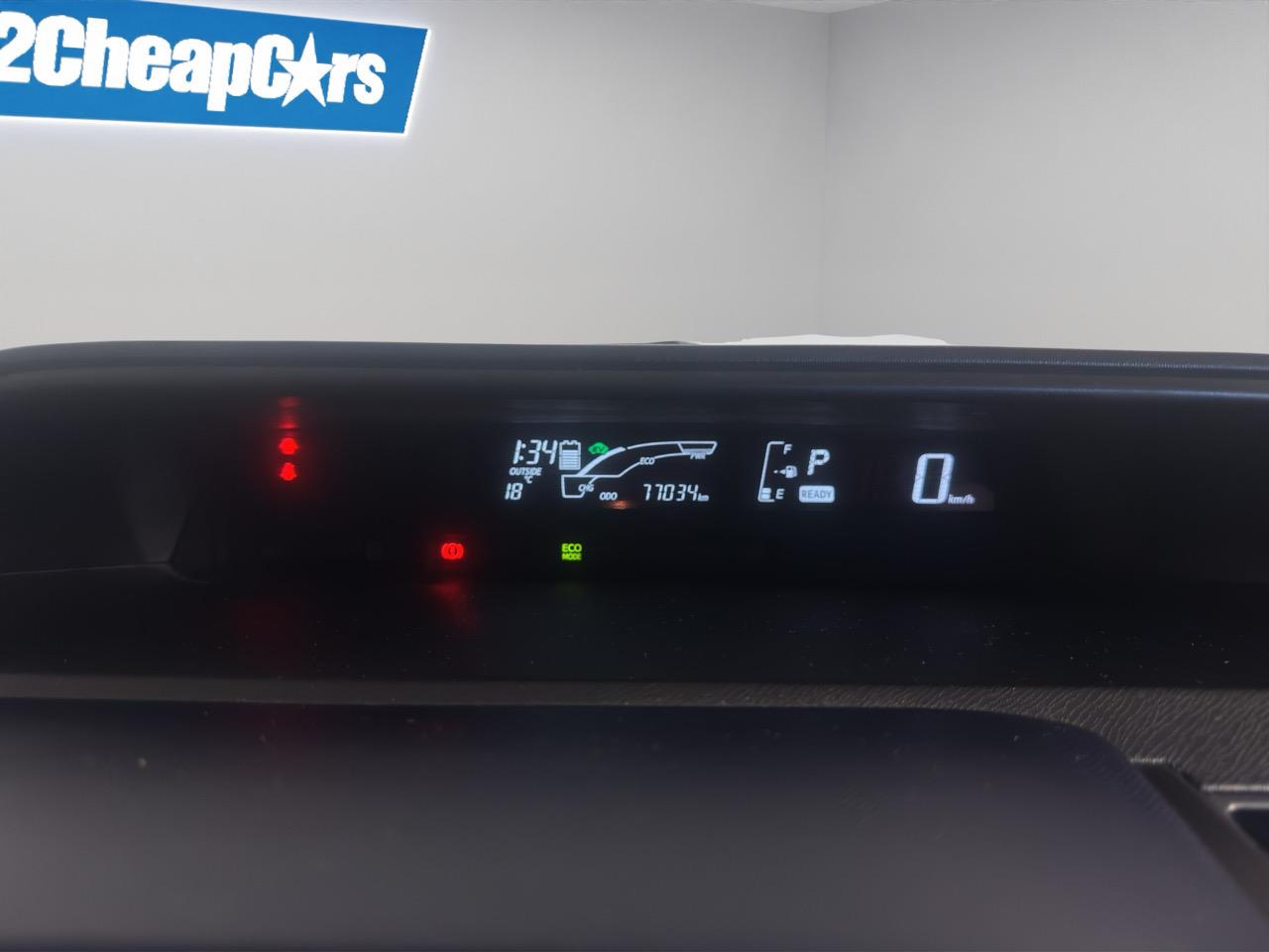 2015 Toyota Aqua Facelift Model S Hatchback REVERSING CAMERA + AUTO LIGHTS + PUSH BUTTON START