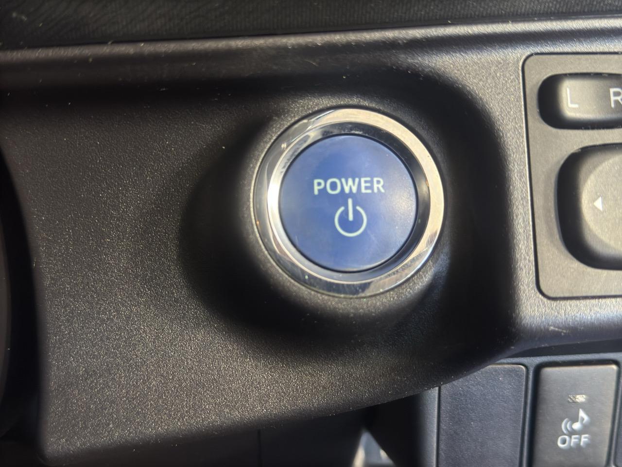 2015 Toyota Aqua Facelift Model S Hatchback REVERSING CAMERA + AUTO LIGHTS + PUSH BUTTON START