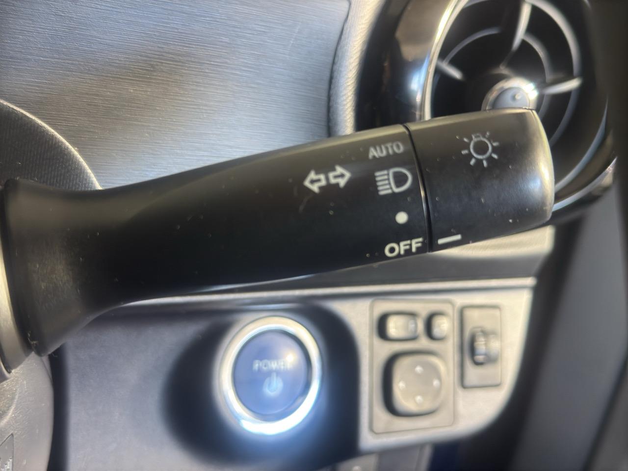 2015 Toyota Aqua Facelift Model S Hatchback REVERSING CAMERA + AUTO LIGHTS + PUSH BUTTON START