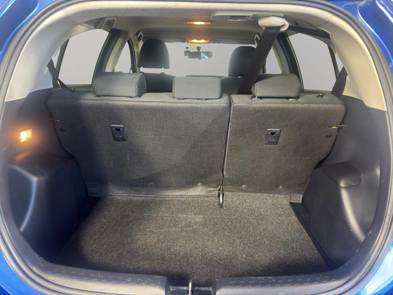 2015 Toyota Aqua Facelift Model S Hatchback REVERSING CAMERA + AUTO LIGHTS + PUSH BUTTON START