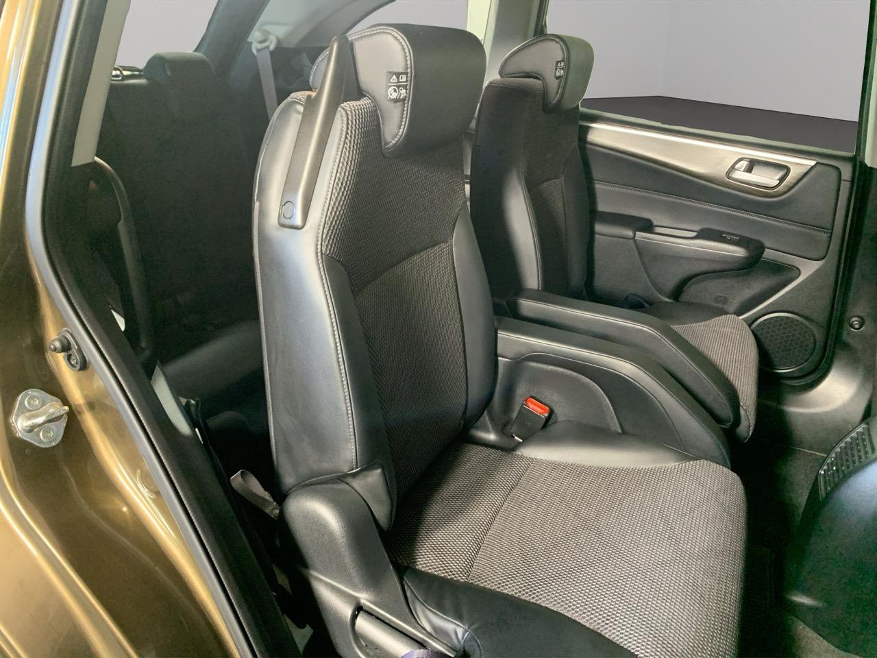 2015 Honda JADE Honda Sensing Hybrid People Mover REVESING CAMERA + CRUISE CONTROL + HONDA SENSING