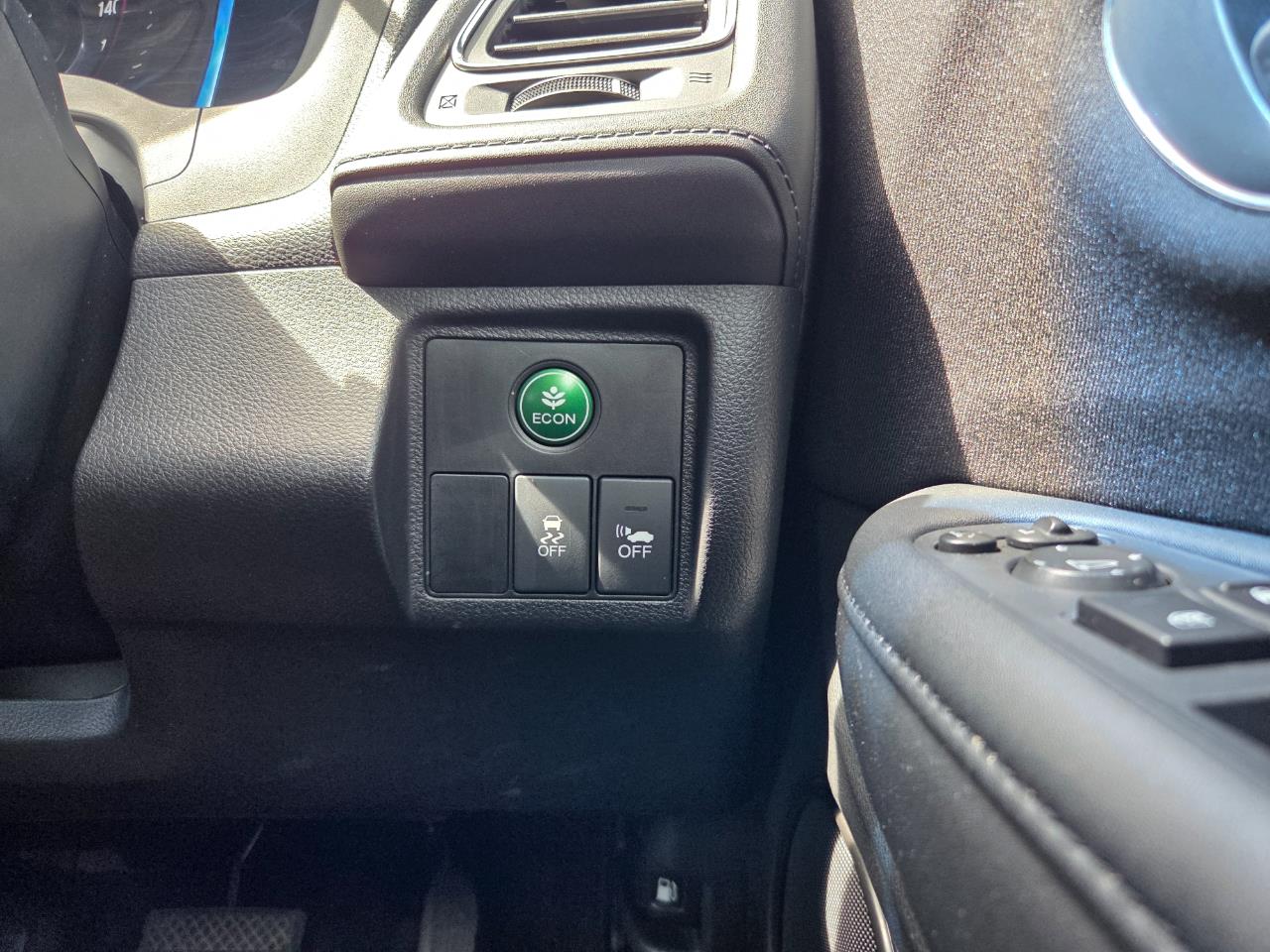 2014 Honda Vezel HYBRID X RV/SUV PADDLE SHIFT + CRUISE CONTROL
