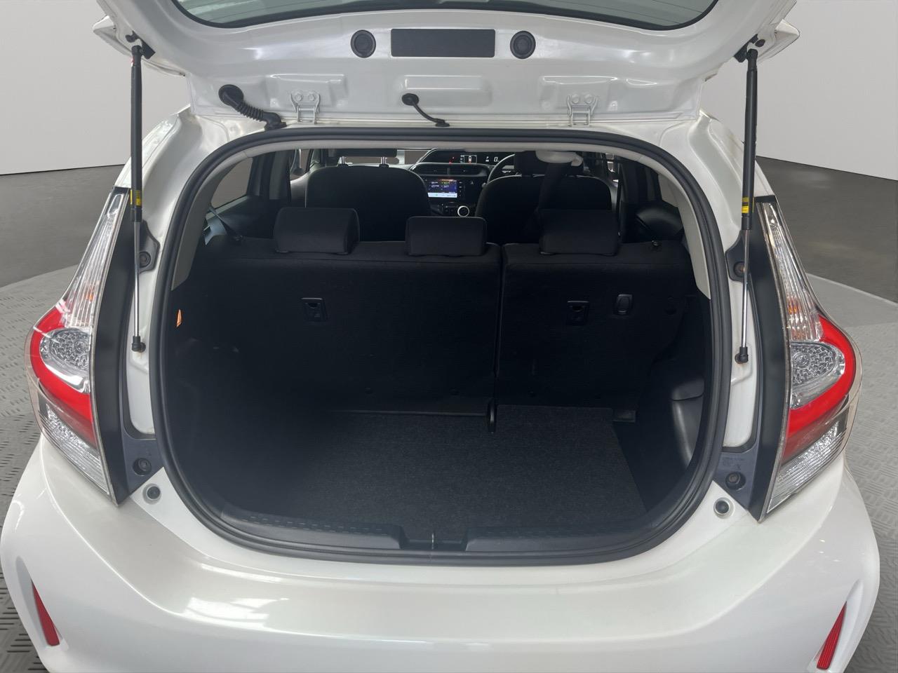 2017 Toyota Aqua New Shape G Hatchback PUSH BUTTON START + AUTO LIGHTS