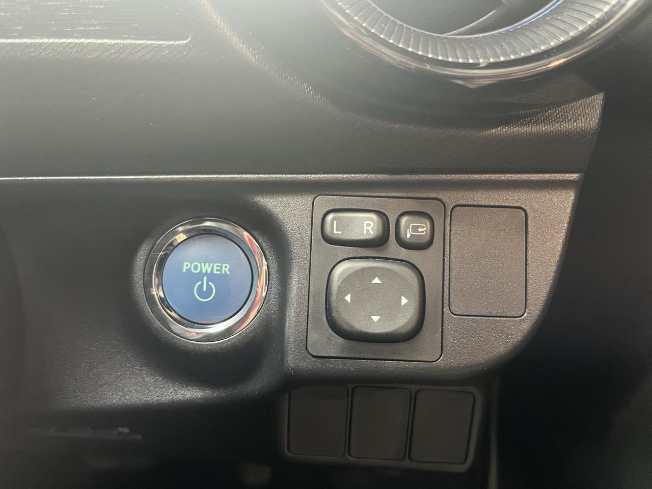 2017 Toyota Aqua New Shape G Hatchback PUSH BUTTON START + AUTO LIGHTS