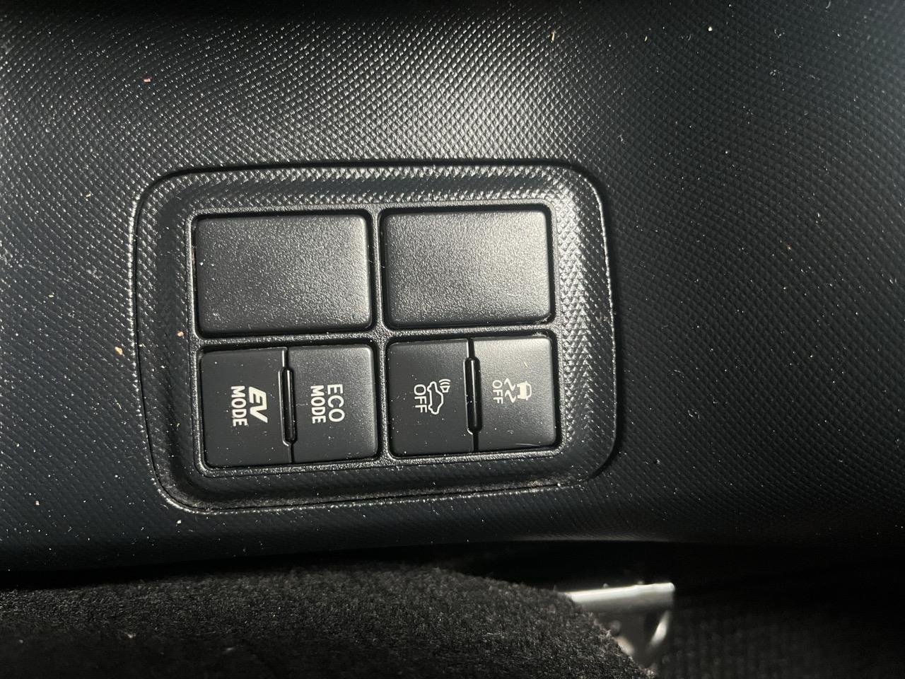 2017 Toyota Aqua New Shape G Hatchback PUSH BUTTON START + AUTO LIGHTS