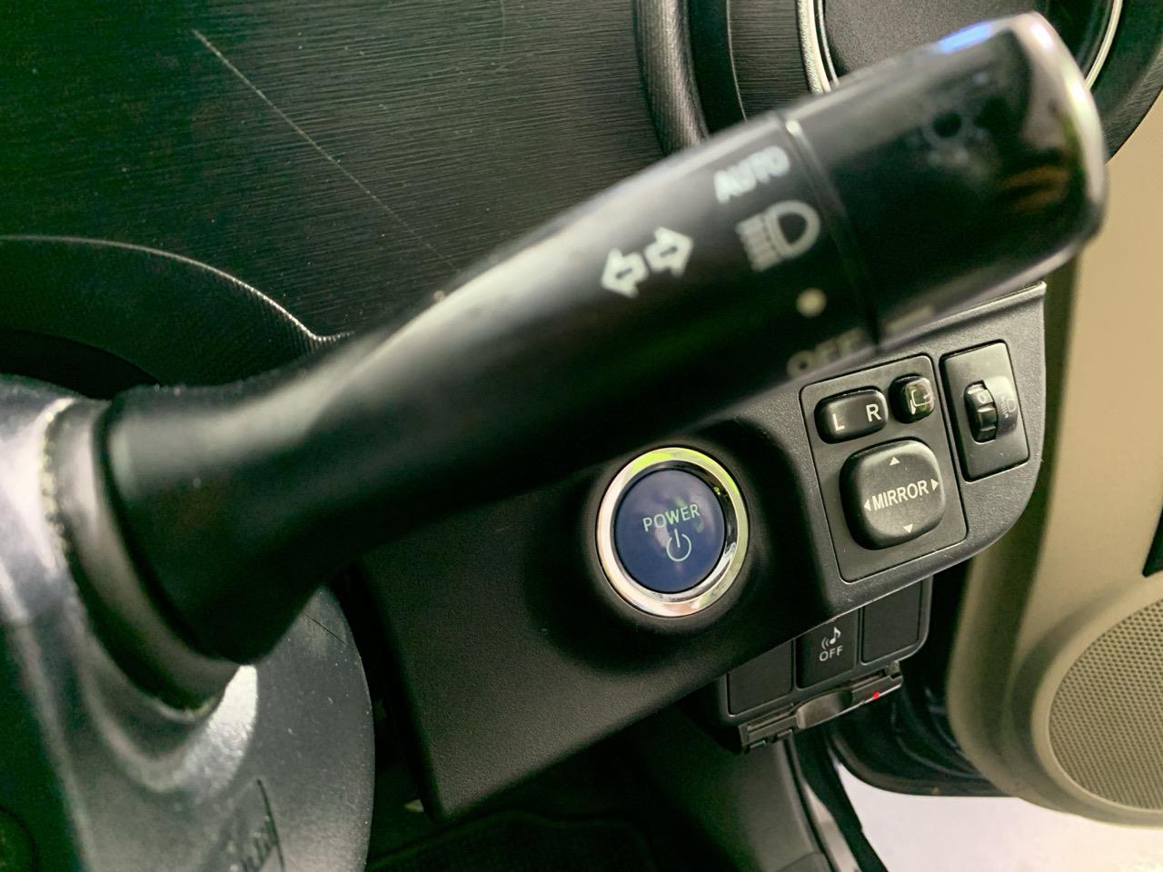 2013 Toyota Aqua S Hatchback PUSH BUTTON START + AUTO LIGHTS + REVERSING CAMERA