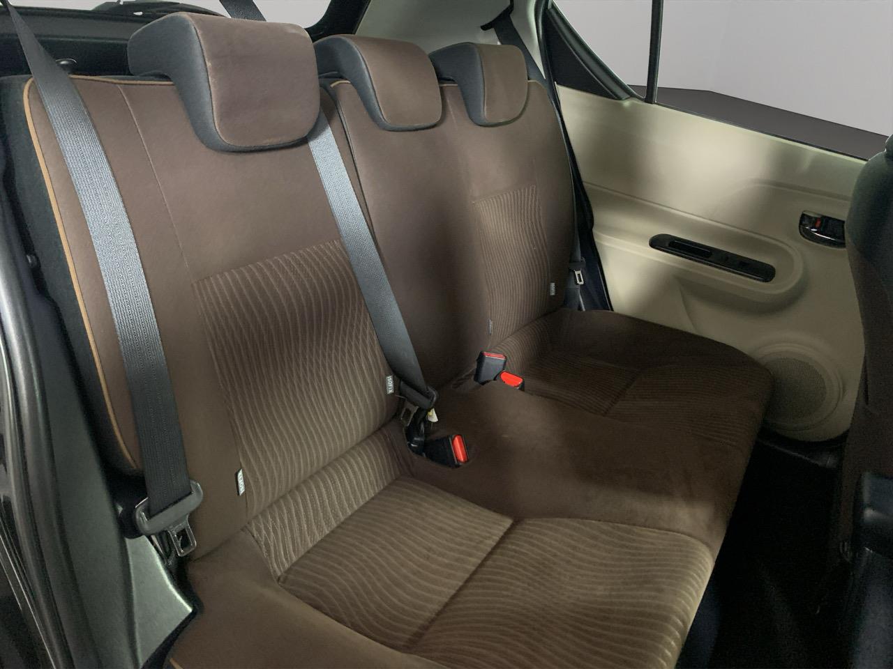 2013 Toyota Aqua S Hatchback PUSH BUTTON START + AUTO LIGHTS + REVERSING CAMERA