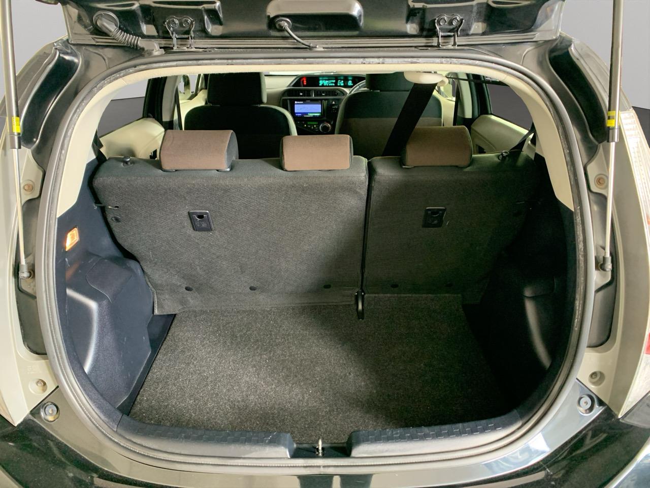 2013 Toyota Aqua S Hatchback PUSH BUTTON START + AUTO LIGHTS + REVERSING CAMERA