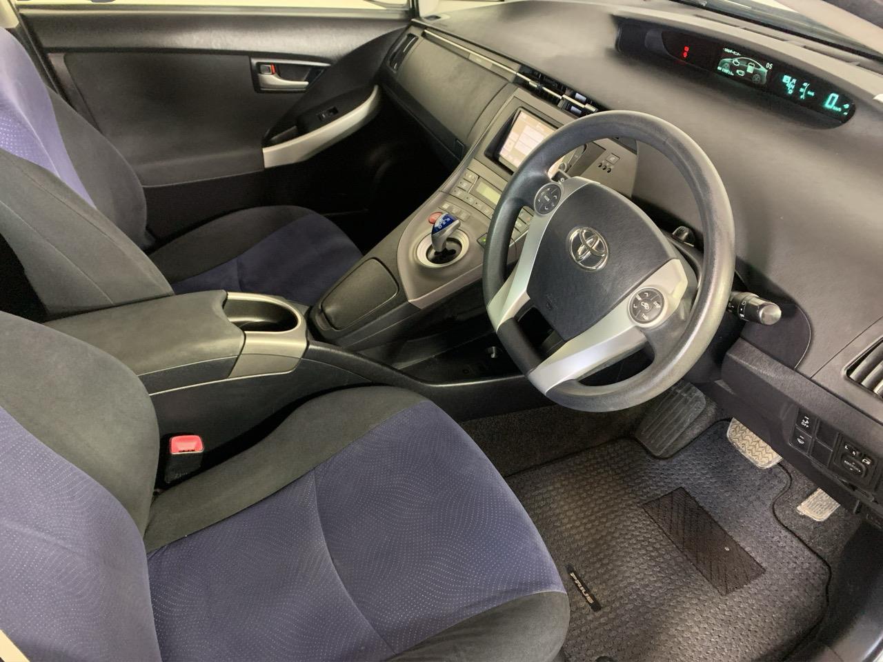 2012 Toyota Prius G Hatchback REVERSING CAMERA + PUSH BUTTON START + AUTO LIGHTS