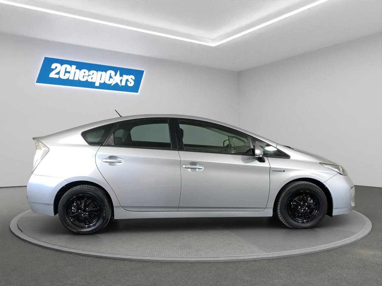 2012 Toyota Prius G Hatchback REVERSING CAMERA + PUSH BUTTON START + AUTO LIGHTS