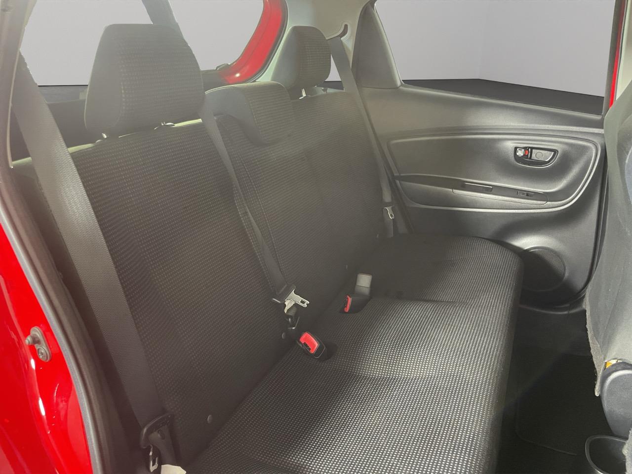 2015 Toyota Vitz 1.3 Hatchback REVERSING CAMERA + PUSH BUTTON START