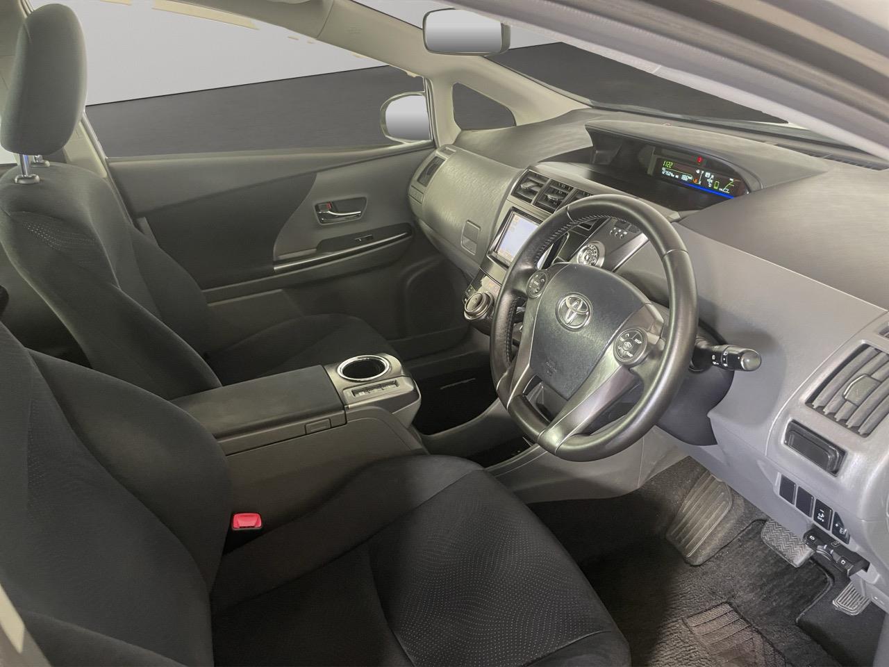 2014 Toyota Prius Alpha S Station Wagon REVERSING CAMERA + AUTO LIGHTS + PUSH BUTTON START