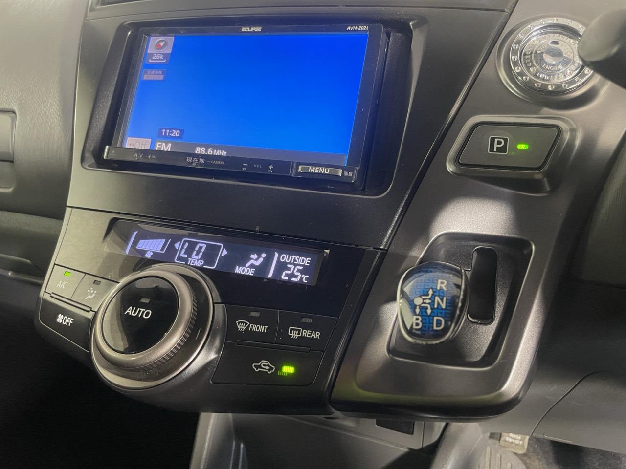 2014 Toyota Prius Alpha S Station Wagon REVERSING CAMERA + AUTO LIGHTS + PUSH BUTTON START