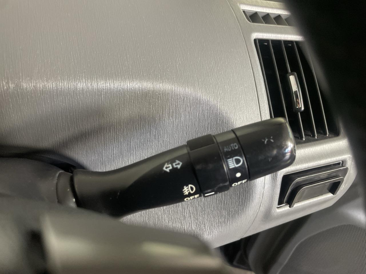 2014 Toyota Prius Alpha S Station Wagon REVERSING CAMERA + AUTO LIGHTS + PUSH BUTTON START