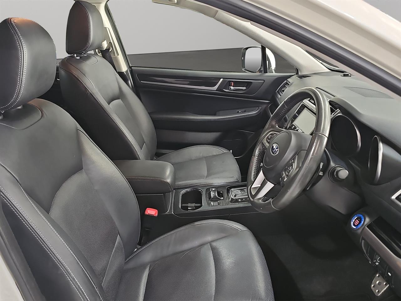 2015 Subaru Legacy B4 AWD Sedan AWD + EYESIGHT SYSTEM + PADDLE SHIFT