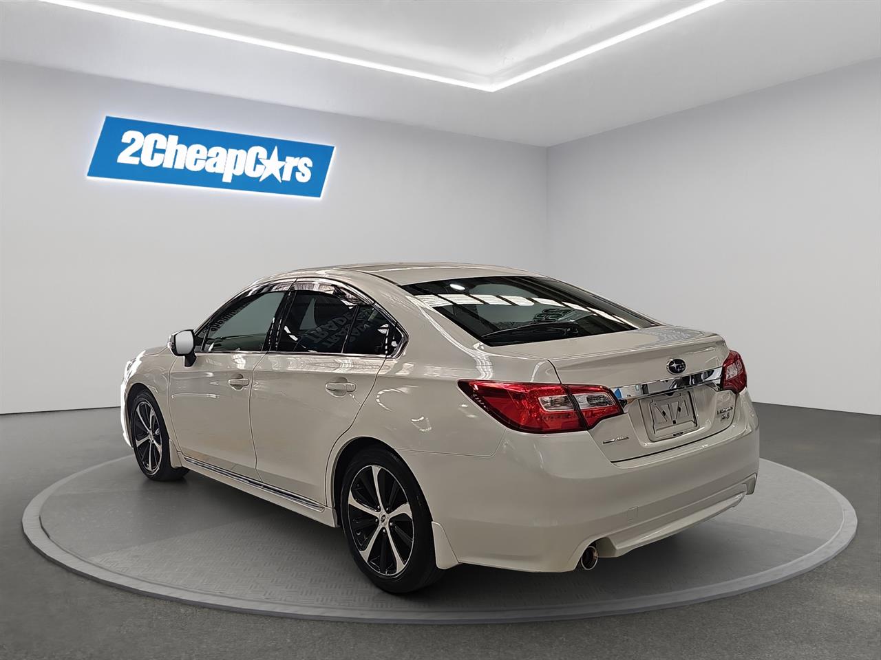 2015 Subaru Legacy B4 AWD Sedan AWD + EYESIGHT SYSTEM + PADDLE SHIFT