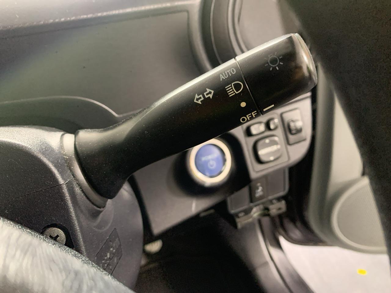 2012 Toyota Aqua S Hatchback PUSH BUTTON START + AUTO LIGHTS + REVERSING CAMERA