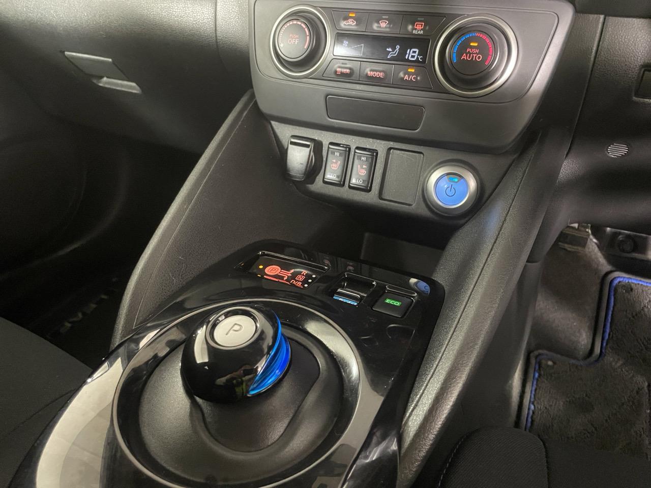 2021 Nissan Leaf S Hatchback LOW KMS + REVERSING CAMERA + PARKING SENSORS