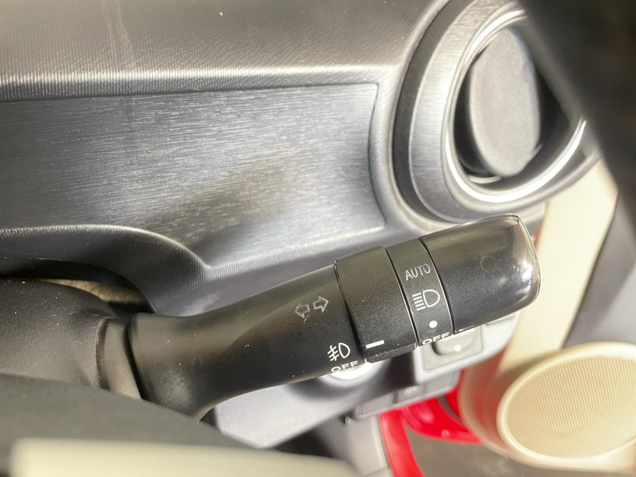 2012 Toyota Aqua G Hatchback HEATED SEATS + AUTO LIGHTS + PUSH START